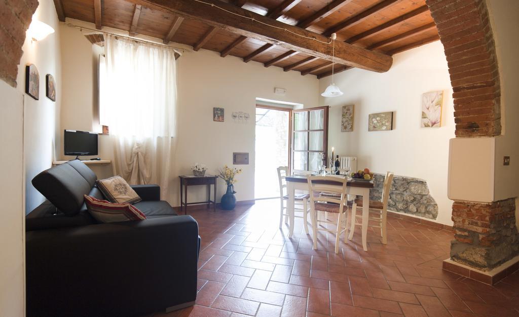 Agriturismo Le Buche Di Viesca Реджелло Экстерьер фото